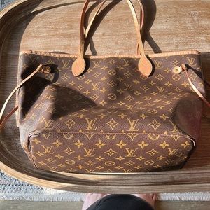 Louis Vuitton Neverfull MM hot pink